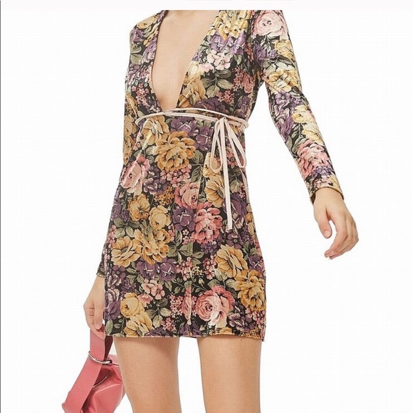Topshop Dresses & Skirts - TOPSHOP Floral Wrap Dress